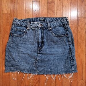 3/$10⭐ Wild Fable blue jean mini skirt, women's size 14, waist 32x Length 15